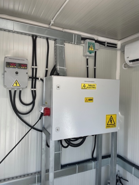 Tablou electric în cabina tehnică